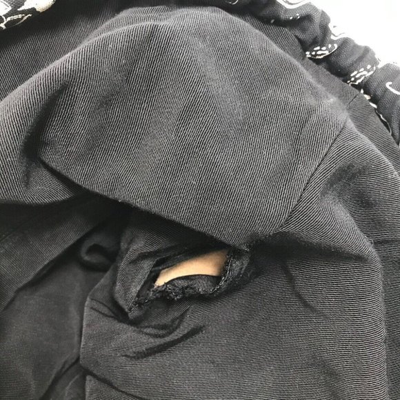 CHANEL With mirror charm Camellia Logo Bucket Drawstring Shoulder Tote Bag - Picture 16 of 16